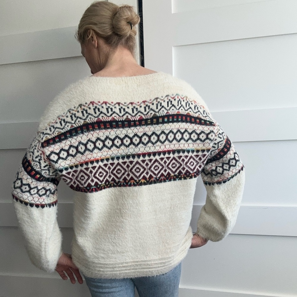Cream Patterned Shimmery Sweater - Picture 4 of 5